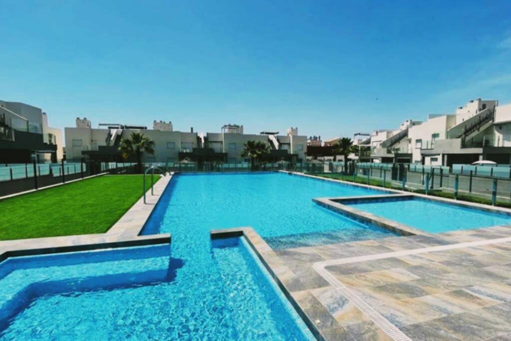 Black Sun. Modern Penthouse In Torrevieja Exterior photo