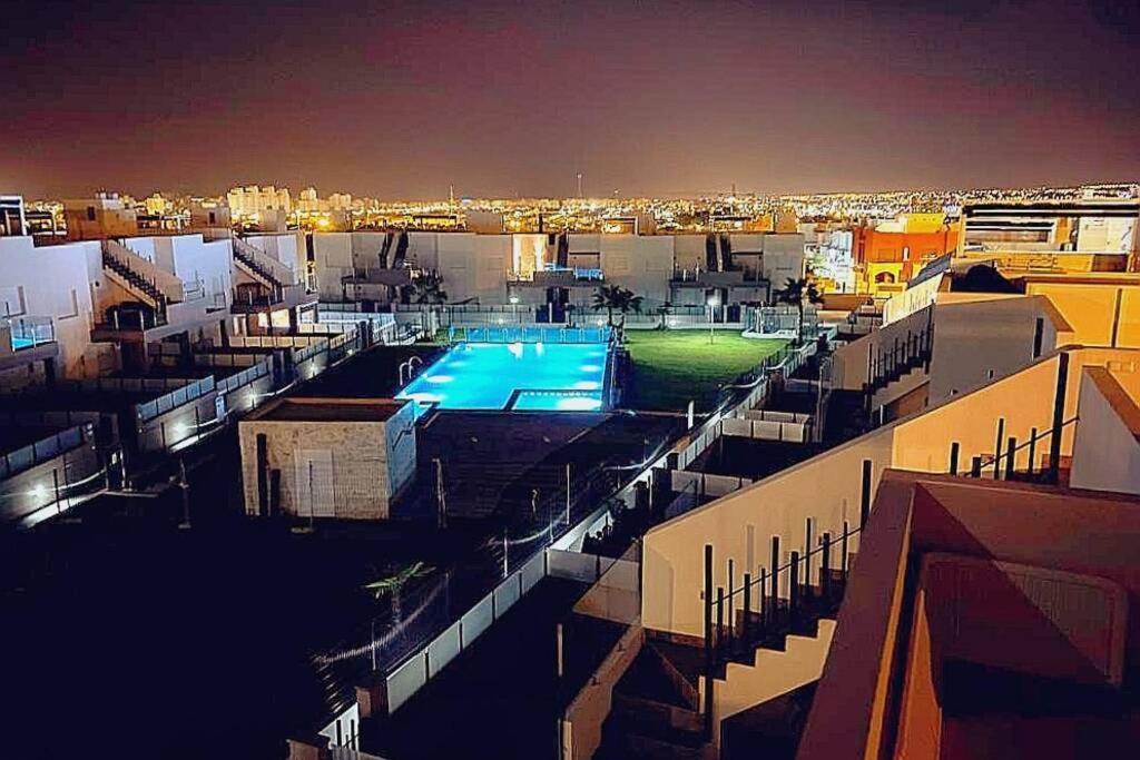 Black Sun. Modern Penthouse In Torrevieja Exterior photo